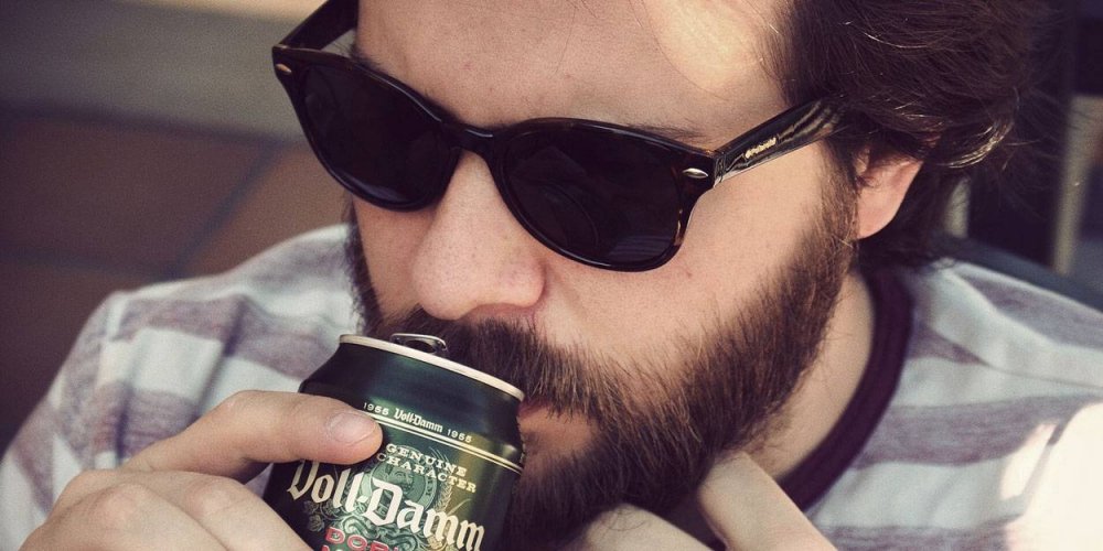 A sip of beer sparks happiness in men.